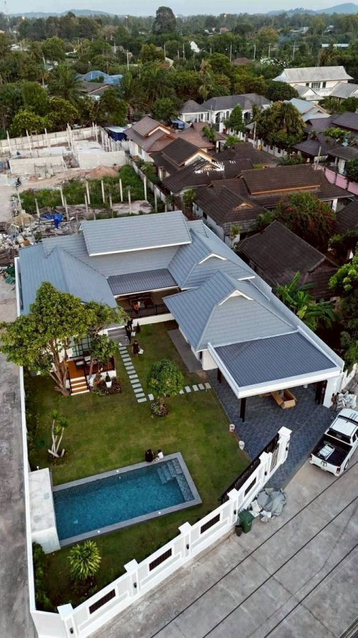 ขายบ้าน - ขายพลูวิลล่าหรู หลังใหญ่ ซอยสยามคันทรีคลับ พัทยา บางละมุง ชลบุรี