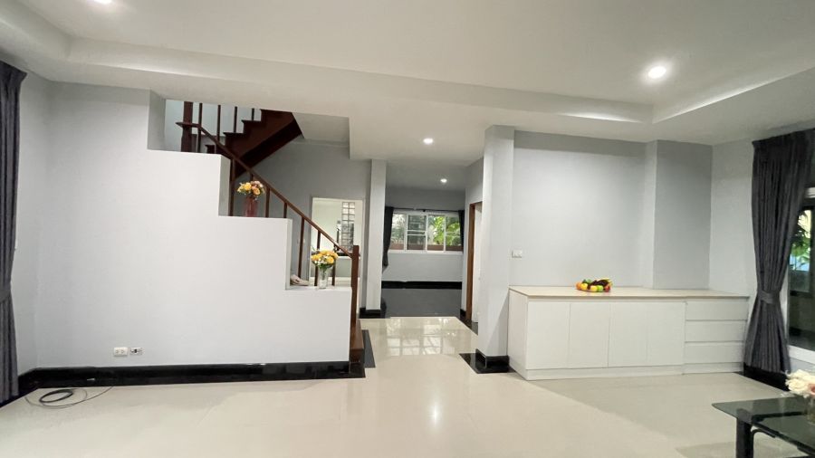 ให้เช่าบ้าน - ให้เช่าราคาพิเศษ!! บ้านเดี่ยว 2 ชั้น ม.ลลิลเดอะยังเอ็กซ์คลูทีฟ เฟอร์ครบ ใกล้ห้าง รร.นานาชาติ สนามบิน มอเตอร์เวย์ฯ