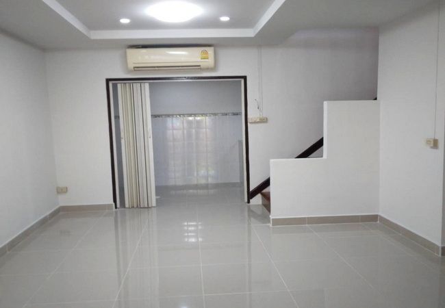 ขายทาวน์เฮาส์ - ขายทาวน์เฮ้าส์ หมู่บ้านพฤกษา 14 a ซอยวัดลาดปลาดุก ถนนกาญจนาภิเษก อำเภอบางใหญ่ นนทบุรี