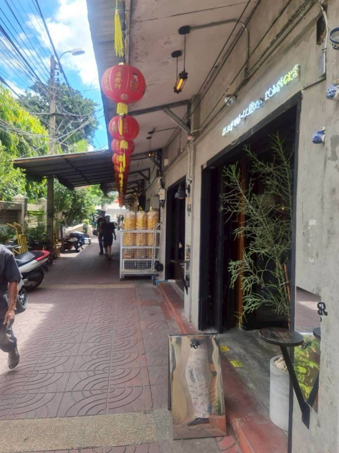 ขายอาคารพาณิชย์ / สำนักงาน - ขายตึกแถว 2 คูหาทรงวาด ติดโรงเรียนเผยอิง ราคาดีมาก