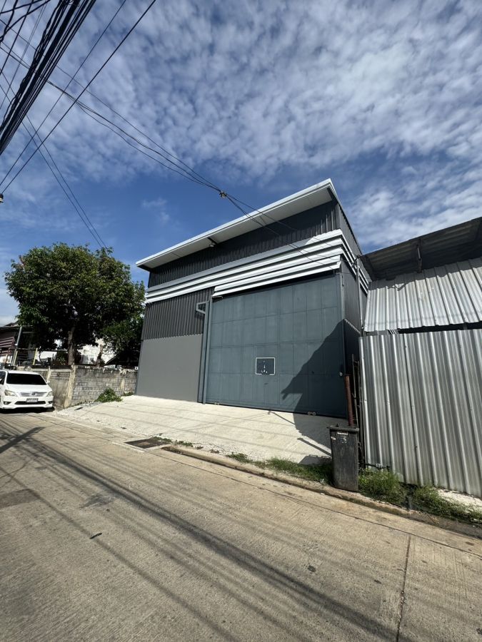 ให้เช่าโรงงาน / โกดัง - ให้เช่าอาคารคลังสินค้า/โกดัง พื้นที่ใช้สอย 400 ตร.ม ไฟฟ้า 3เฟส ออฟฟิศ ห้องน้ำ ถนนลำลูกกาคลอง2 อำเภอคลองหลวง ราคาเช่า 35,000 บ/ด
