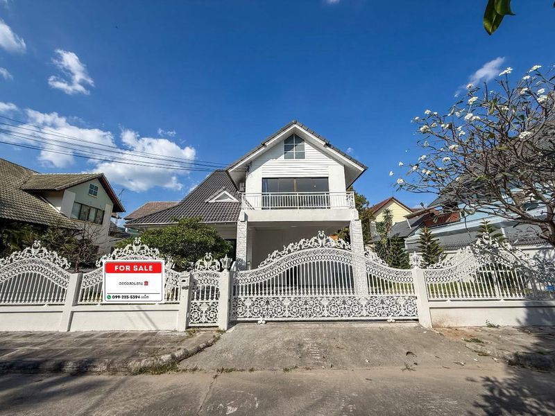 ขายบ้าน - ขายบ้านสวยศรีราชา รีโนเวทใหม่ หลังใหญ่ ทำเลทอง ใกล้ห้างเจปาร์ค
