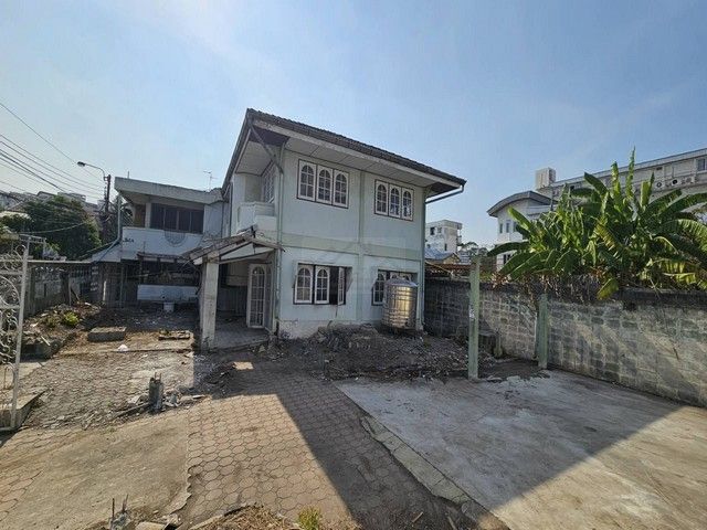 ขายที่ดิน - ขายที่ดินพร้อมบ้านเก่า 112 ตรว. บางนา กม.2 เข้าซอยเพียง 500 เมตร ใกล้ทางด่วน ใกล้ไบเทคบางนา เหมาะสร้างบ้าน