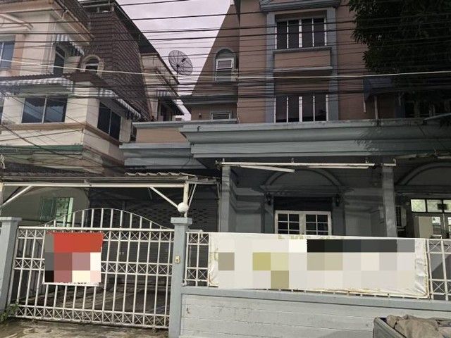ให้เช่าทาวน์เฮาส์ - ให้เช่าทาวน์โฮม3ชั้น รีโนเวทใหม่ทั้งหลังแอร์5เครื่อง เฟอร์ไม่มี จดทะเบียนได้ มี5ห้องนอน6ห้องน้ำ ราคาเช่าเดือนละ 38,000 บาท/เดือน
