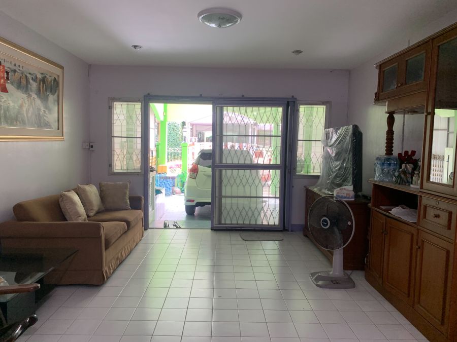 ขายทาวน์เฮาส์ - ขายทาวน์เฮ้าส์ หมู่บ้านพูนสินธานี 1 ซอยเคหะร่มเกล้า