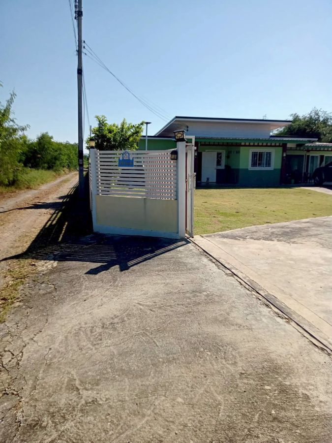 ขายบ้าน - บ้านสวนพร้อมที่ดิน ตำบลช่องสาริกา อำเภอพัฒนานิคม จ.ลพบุรี