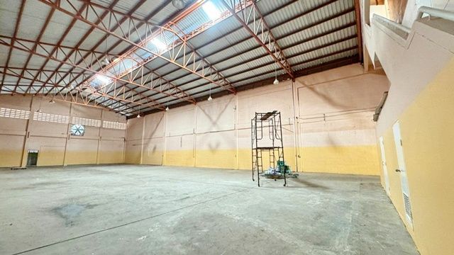 ให้เช่าโรงงาน / โกดัง - มี รง.4 ไทวัสดุ มหาชัย 2.3 กม. ให้เช่าโรงงาน พร้อม ออฟฟิศ 800ตร.ม. สมุทรสาคร ไดร์กอล์ฟทาวน์ 1กม. 200 ตร.วา. รร.บ้านบางปิ้ง 1.9 กม.