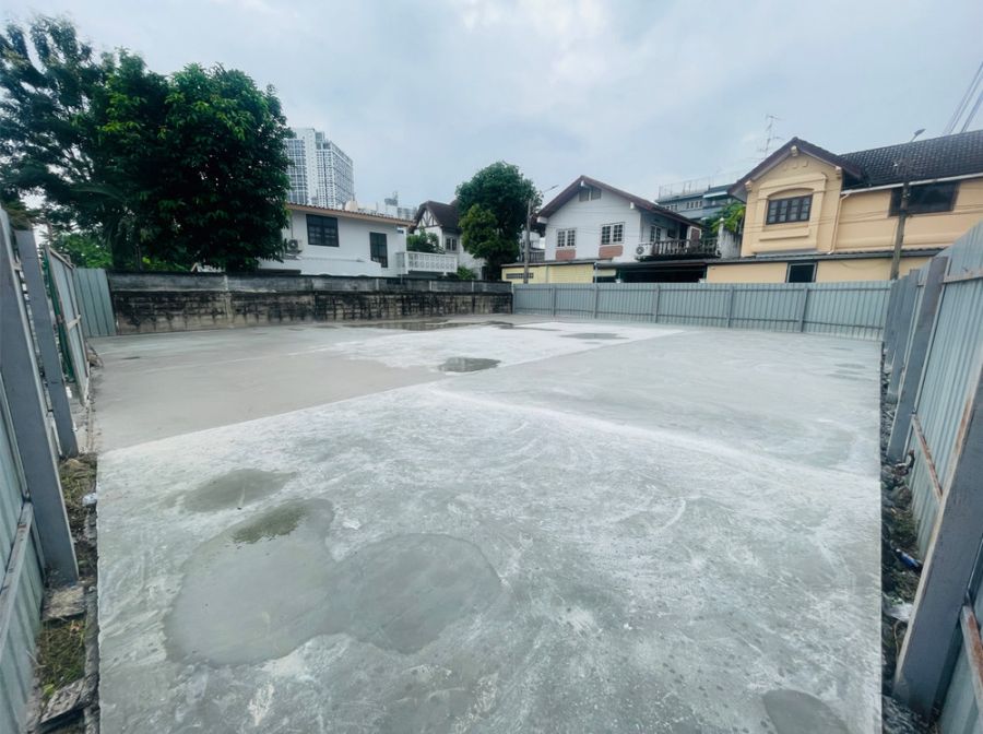 ขายที่ดิน - ขายที่ดินพระราม 9 เขตห้วยขวาง ที่ดินแปลงมุม ถมแล้ว 80 ตารางวา เพียงแค่ 3 นาที ถึงถนนใหญ่พระราม 9