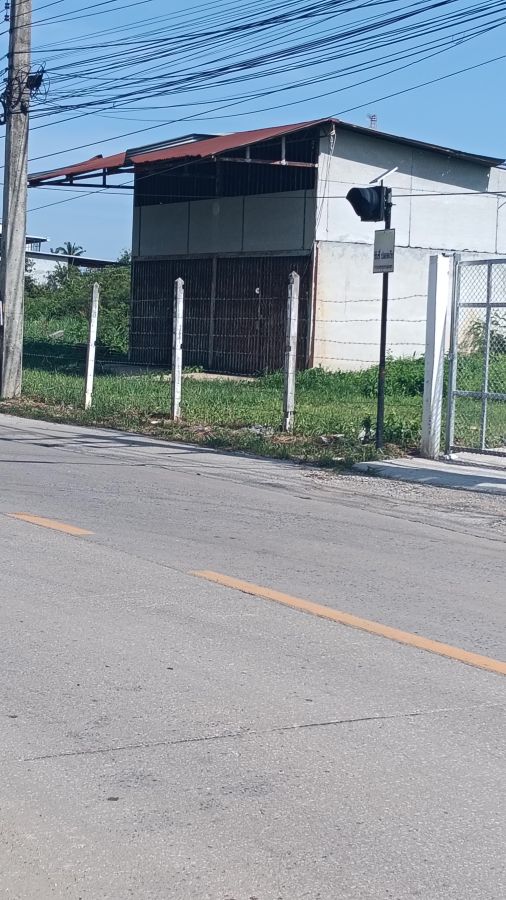 ขายที่ดิน - ขายด่วนที่ดินทำเลสวยมาก อยู่ในเขตชุมชนใกล้ห้างสรรพสินค้่ สถานที่ราชการหลายแห่ง ดีกว่านี้ไม่มีแล้ว