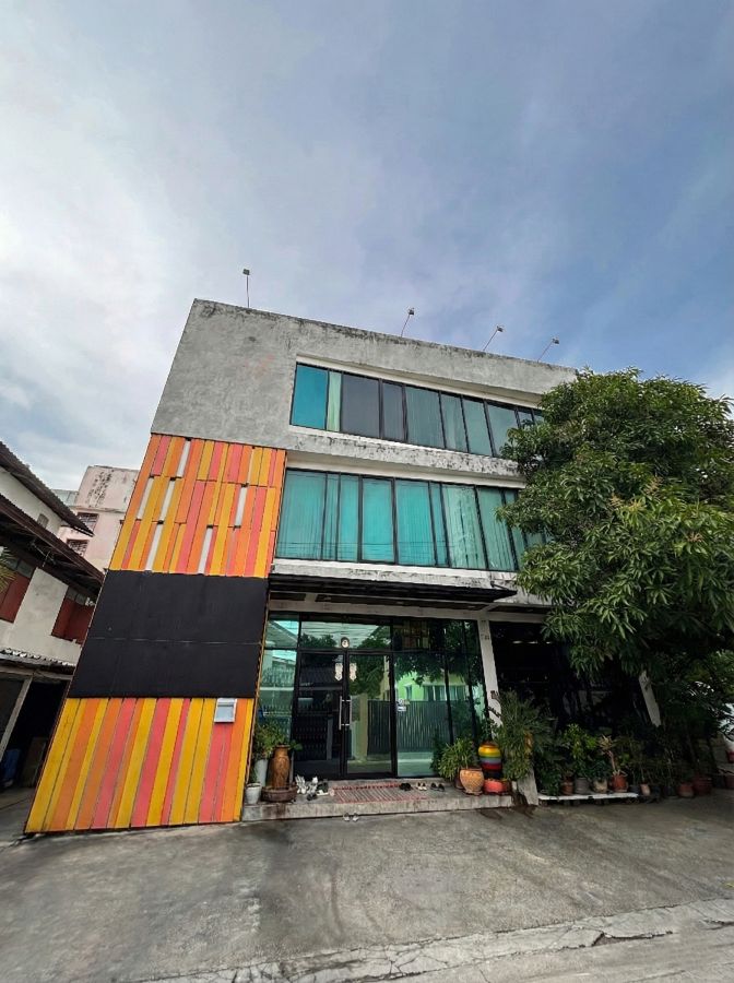 ขายโรงงาน / โกดัง - ขายโกดังพร้อมสำนักงาน 309 ตรว. อ่อนนุช 36 ติดถนน 2 ด้าน ทำเลดี เดินทางสะดวก