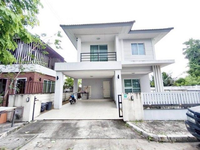 ให้เช่าบ้าน - ให้เช่าบ้านเดี่ยว 2 ชั้น มบ.เดอะทรี 3นอน เนื้อที่เยอะ พร้อมอยู่ มีเฟอร์ หนองยายบู่ ใกล้เจพาร์ค ใกล้เครือสหพัฒน์ นิคมแหลมฉบัง ศรีราชา ชลบุรี