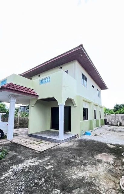 ให้เช่าบ้าน - ม.กรุงเทพธนบุรี 1.2 กม. บ้าน 2 ชั้น 70ตร.วา. เดอะโฟร์ท สาย4 1.7 กม. ตลาดธนบุรี สนามหลวง2 2.7 กม. 280ตร.ม. 3 นอน 2 น้ำ พร้อมแอร์