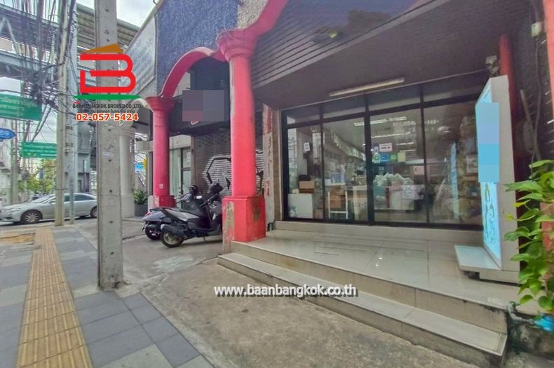 ขายอาคารพาณิชย์ / สำนักงาน - อาคารพาณิชย์ ปากซอยลาดพร้าว 69 เนื้อที่ 24 ตรว. (ใกล้BTSลาดพร้าว71) ถนนลาดพร้าว แขวงสะพานสอง เขตวังทองหลาง