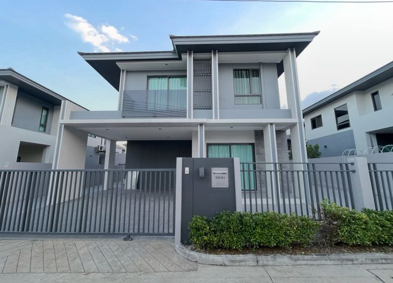 ให้เช่าบ้าน - ให้เช่าบ้านสวยพร้อมอยู่ มบ.ภัททา เอล์เลเมนท์ ตะเคียนเตี้ย บางละมุง ชลบุรี