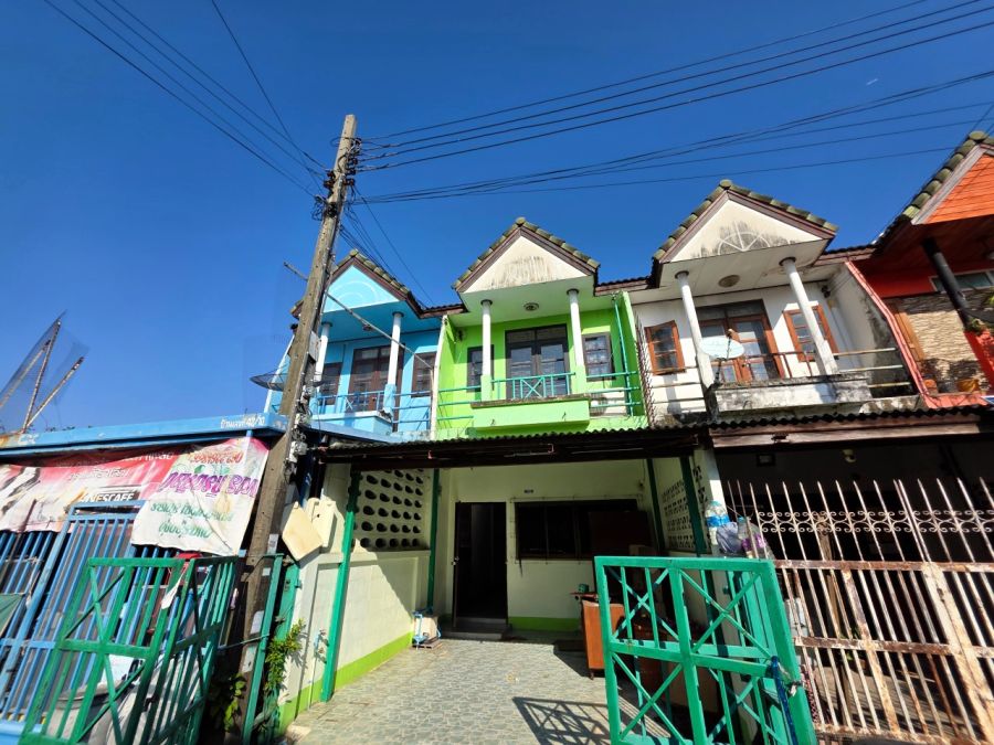 ขายทาวน์เฮาส์ - ขายทาวน์เฮ้าส์ 2 ชั้น สุขาภิบาล 5 ซอย 58 เพียง 850,000 บาท
