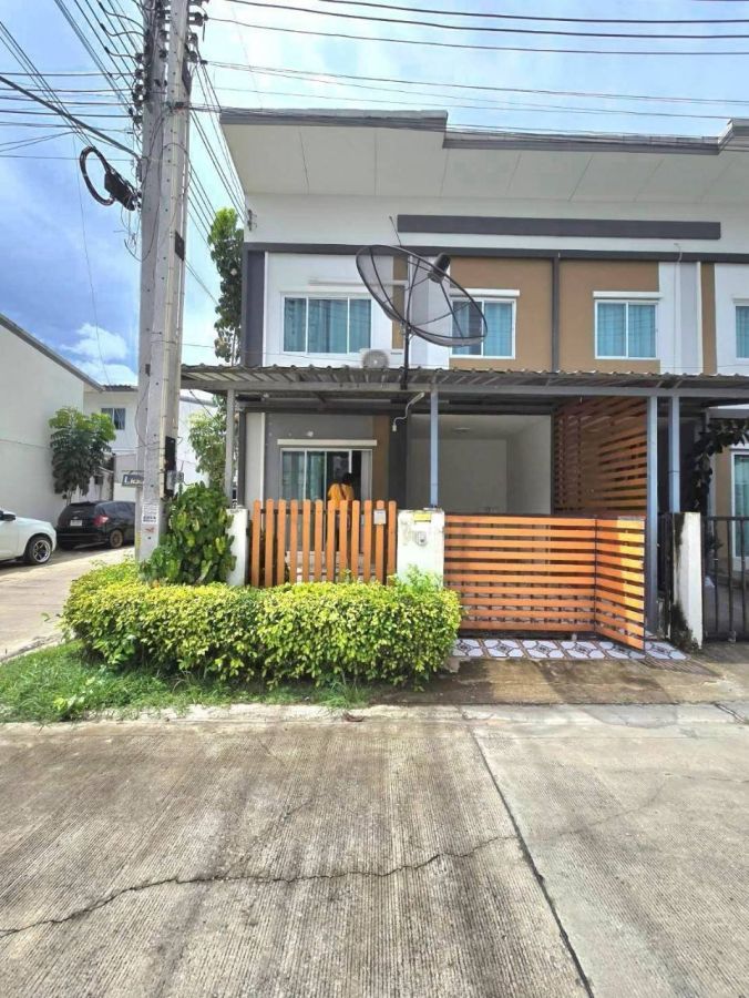 ขายทาวน์เฮาส์ - ขายทาวน์เฮ้าส์ หลังมุม ทำเลทอง โครงการ ไลโอ บลิสซ์ ระยอง อมตะซิตี้