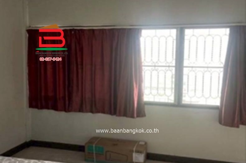 ขายทาวน์เฮาส์ - ทาวน์เฮ้าส์ หมู่บ้านอัมรินทร์วิลล่า (ใกล้อิมแพคเมืองธานี) ซอยแจ้งวัฒนะปากเกร็ด 41 เนื้อที่ 20 ตรว. ตำบลปากเกร็ด (สีกัน) อำเภอปากเกร็ด (ตลาดขวัญ)