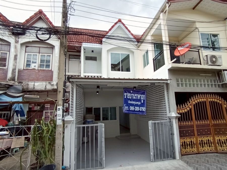 ขายทาวน์เฮาส์ - ขายทาวน์เฮ้าส์ 2ชั้น ใกล้โรงเรียนวัดชัยฉิม เพชรเกษม 48 ก เขตภาษีเจริญ จังหวัดกรุงเทพมหานคร