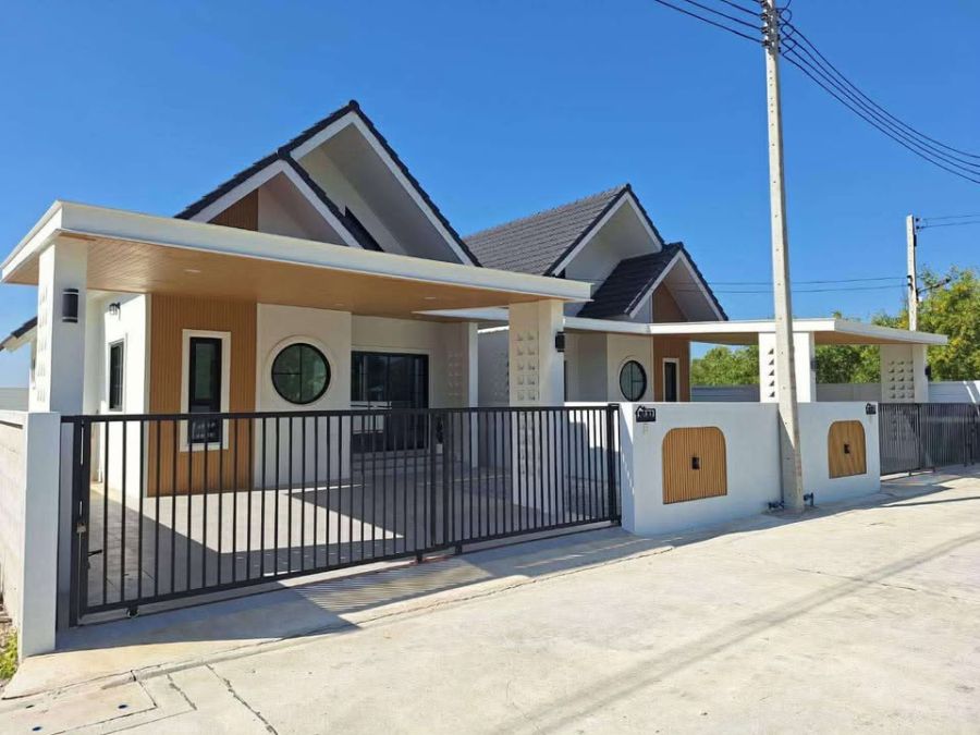 ขายบ้าน - ลงทุนก็คุ้ม อยู่เองก็สบาย .. บ้านเดี่ยวใกล้โรงเรียน และโรงพยาบาล