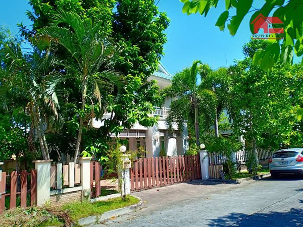 ให้เช่าบ้าน - ให้เช่าบ้านเดี่ยว 2 ชั้น 72 ตร.ว 3 ห้องนอน 3 ห้องน้ำ แอร์ เฟอร์ครบ (โครงการติดชายหาด) ถนน สุขุมวิท-บางแสน ใกล้ตลาดหนองมน ราคา 10 ล้านบาท