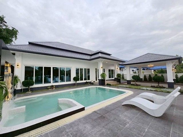 ให้เช่าบ้าน - บ้านหรู พัทยา 5 ห้องนอน เช่า พูลวิลล่า พัทยา หนองปรือ สระว่ายน้ำส่วนตัว TP-H1762