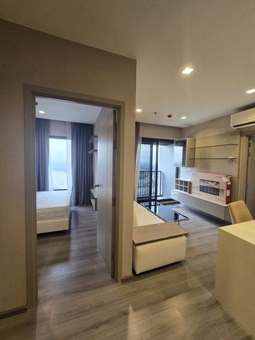 ให้เช่าคอนโด - หยุดดู 3 วินาที! นี่คือโอกาสเดียวที่คุณจะได้ครอบครองคอนโดหรู Politan Rive ริมแม่น้ำเจ้าพระยา ในราคาที่พลาดไม่ได้! เพียง 30,000 บาทต่อเดือน