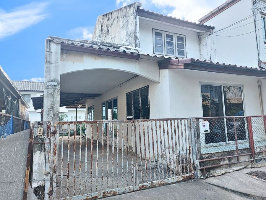 ขายบ้าน - ขายตามสภาพ ม.ลานทอง 40 ตร.ว. เอาไปตกแต่งใหม่ได้ตามใจชอบ จ่ายแค่ 3 ล้านบาท! คุ้มค่าที่ดิน คุ้มค่าทำเล! อย่าคิดนาน สอบถามก่อนถูกฉกไป!