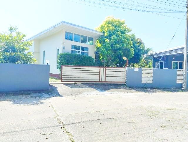 ให้เช่าบ้าน - ตลาดดอยสะเก็ด 3กม. 3นอนให้เช่าบ้านเดี่ยว สวนพฤกษศาสตร์ทวีชล 1.9 กม. เป็นธรรมชาติ 66 ตร.วา.264 ตร.ม. 3 น้ำ พร้อมเฟอร์ฯ