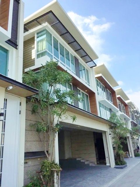 ให้เช่าบ้าน - ม.หอการค้า 1.5กม. 3-4นอน ซ.อินทามระ 5-15 BTS สะพานควาย 600ม. บ้าน 3ชั้น ใจกลางเมือง 75 ตร.วา. 300 ตร.ม. ตกแต่งครบพร้อมเฟอร์ฯ 6 น้ำ