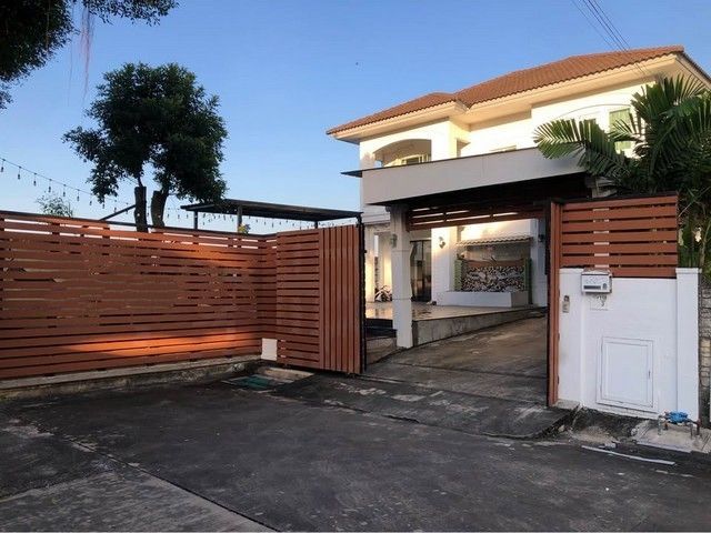 ให้เช่าบ้าน - ให้เช่าบ้านเดี่ยว ภัสสร 21 วงแหวน พระราม9 (ใกล้สนามบินสุวรรณภูมิ) ย่านถนน พัฒนาชนบท 4 ลาดกระบังหมู่บ้าน