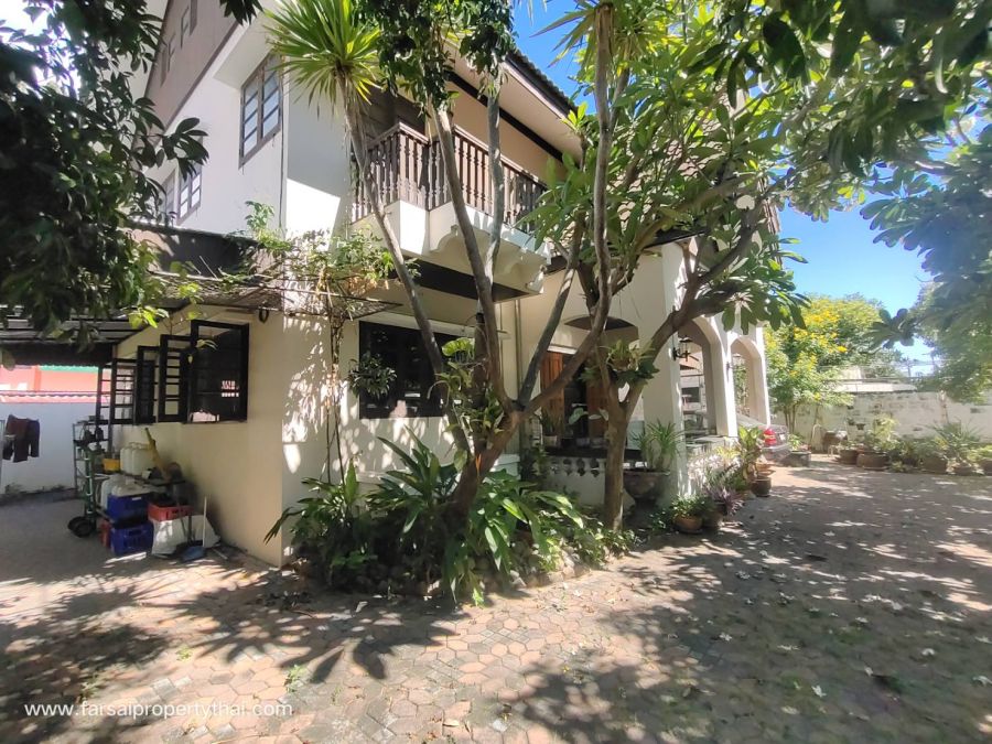 ขายบ้าน - ขายบ้านเดี่ยว 2ชั้นเนื้อที่ 93 ตร.ว พื้นที่ใช้สอย 250 ตร.ม 3ห้องนอน 3ห้องน้ำ ถนน บางนาตราด ซอยตรงข้ามเซ็นทรัลบางนา ราคาขาย 11.9 ล้านบาท