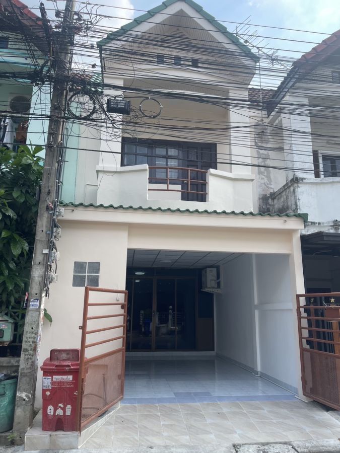 ขายทาวน์เฮาส์ - ขายทาวน์เฮ้าส์ 2 ชั้น หมู่บ้านเลิศอุบล ซอยพระยาสุเรนทร์44 ถนนรามอินทรา