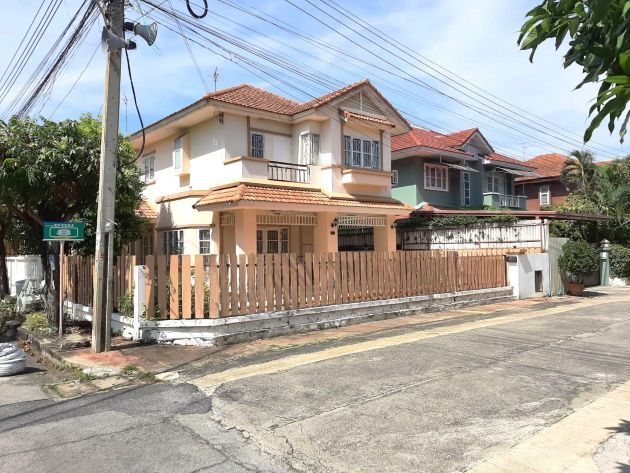 ขายบ้าน - บ้านเดี่ยว ม.สินเพชร จันทน์ทองเอี่ยม บางบัวทอง 59.5 ตรว. 3 นอน 2 น้ำ 4 จอด ในบ้าน (นอก 4 จอด)