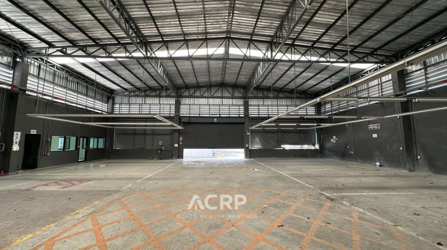 ให้เช่าโรงงาน / โกดัง - ให้เช่าโชว์รูม พร้อมอาคาร พื้นที่ใช้สอยมากกว่า 1500 ตร.ม. ริมถนนเจริญนคร ใกล้ถนนราษฎร์บูรณะ พระราม 3