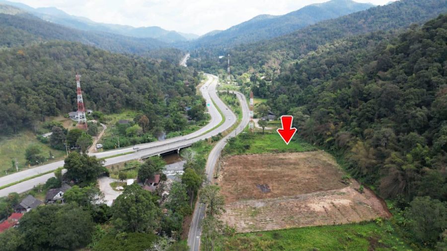 ขายที่ดิน - ขายถูกมาก!! ที่ดิน 5 ไร่ 3 งาน ติดถนนและลำน้ำ ด้านหลังติดภูเขา อ.ดอยสะเก็ด จ.เชียงใหม่ ใกล้อุทยานแม่ตะไคร้และขุนแจ