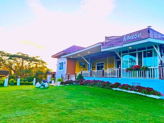 ให้เช่าบ้าน - บ้านพัก เขาใหญ่-ปากช่อง วัดลำทองหลาง 1.9 กม. ทองสมบูรณ์ 7 กม.180 ตร.ม. 2 นอน 2 น้ำ บรรยากาศ เงียบสงบ ร่มรื่น วิวภูเขา ทิวทัศน์ที่ยอด