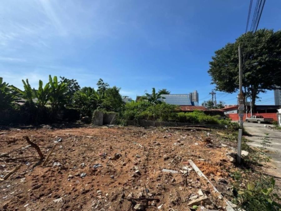 ขายที่ดิน - ขายที่ดินพัทยา ใกล้ทะเล ราคาถูกมาก พื้นสวยสี่เหลี่ยม