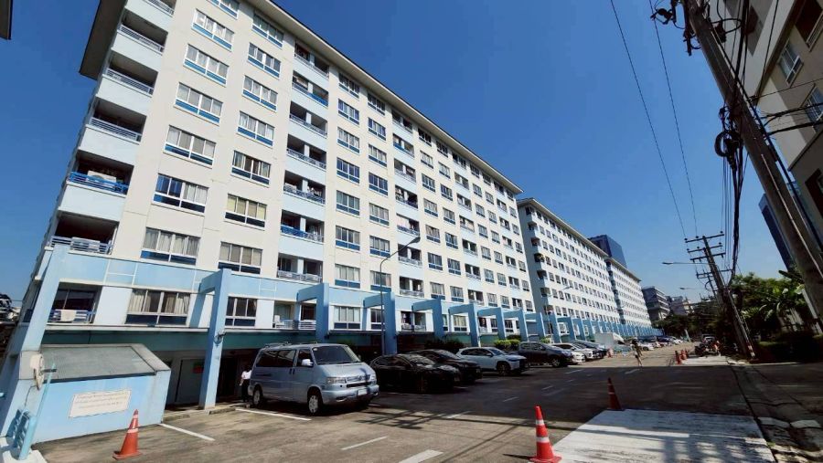 ขายคอนโด - ขายคอนโดลุมพินี เพลส สาทร ชั้น 1 ทำออฟฟิศ/ค้าขายได้ 61 ตรม. ใกล้ BTS สาทร