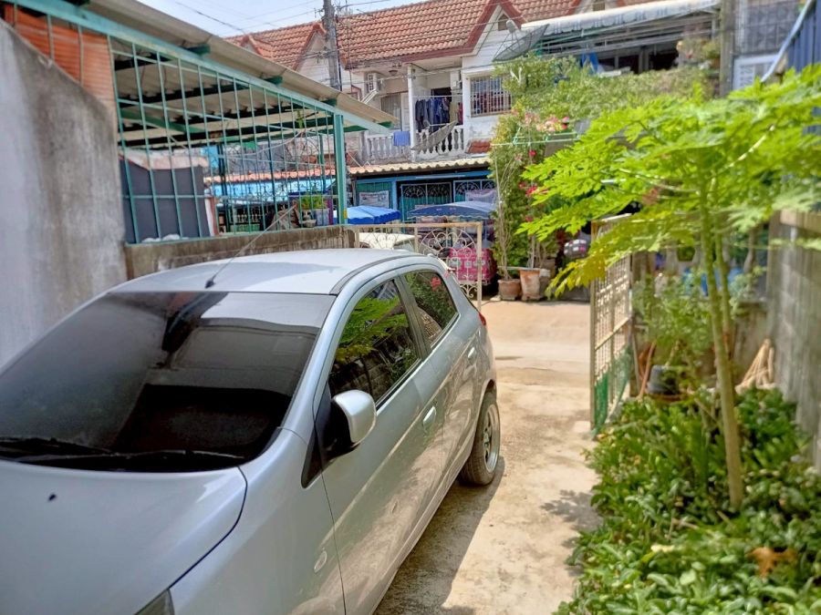 ขายที่ดิน - ขายทาวน์เฮ้าส์ 2 ชั้น หมู่บ้านเพชรเกษม 1 ใกล้ตลาด 7-11 โรงพยาบาล เขตหนองแขม จังหวัดกรุงเทพมหานคร