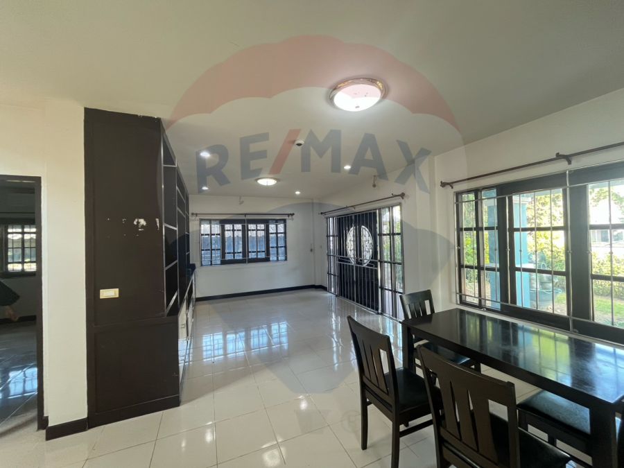 บ้าน - ขาย / ให้เช่าบ้านเดี่ยวรีโนเวทใหม่ ใกล้มฟล. ศูนย์การแพทย์แม่ฟ้าหลวง