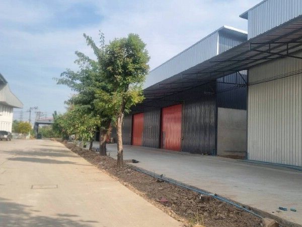ให้เช่าโรงงาน / โกดัง - ให้เช่าโกดังโรงงานสร้างใหม่พื้นที่สีม่วง ขนาด 900 ตาราเมตร ติดถนนลำลูกกา ปทุมธานี