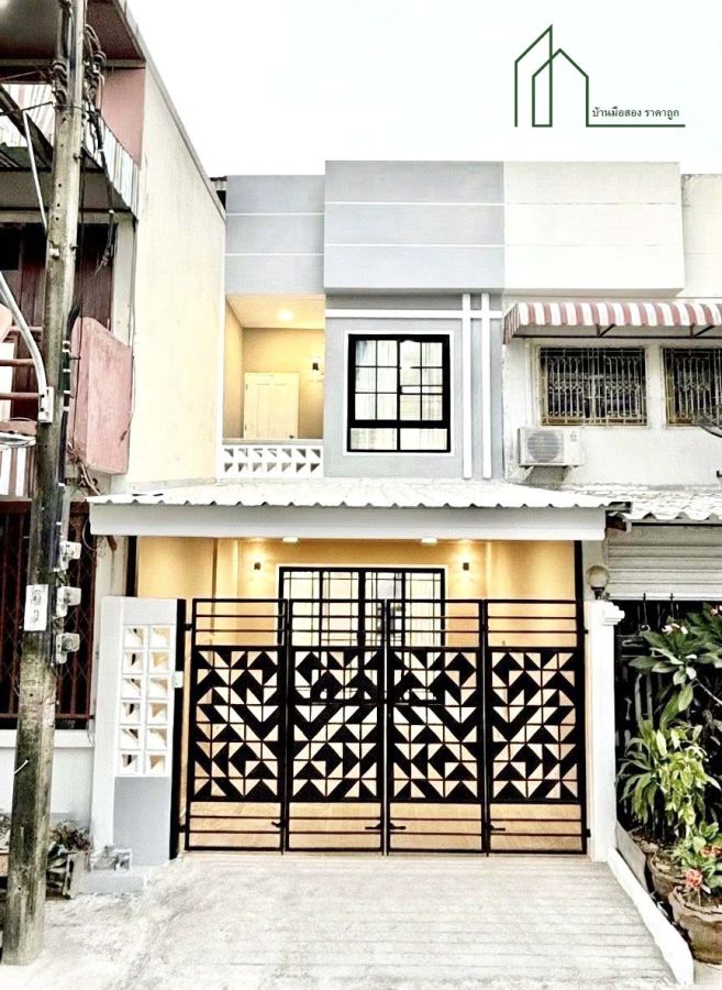 ขายทาวน์เฮาส์ - ทาวน์เฮ้าส์ 2 ชั้น แต่งใหม่พร้อมอยู่ ซอยจรัญ 37 ใกล้ห้างแม็คโครจรัญ บางกอกน้อย