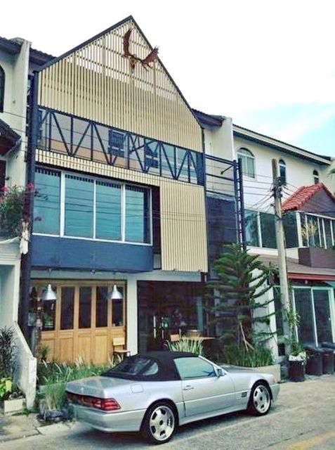 ขายอาคารพาณิชย์ / สำนักงาน - ร้านคราฟเบียร์ กรึ่มๆขึ้นรถไฟฟ้าอย่างปลอดภัย MRTแจ้งวัฒนะ14 140ม. ให้เช่าอาคาร 3ชั้น 2คูหา 280 ตร.ม. ม.ธุรกิจบัณฑิตย์ 2.5 กม.ผู้คนหนาแน่น