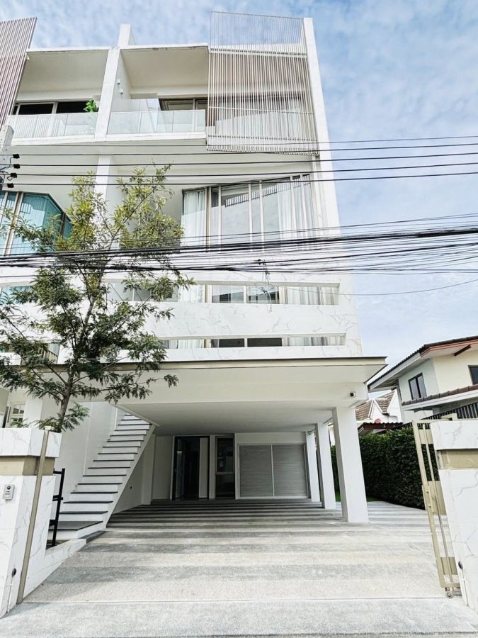 - ขาย/เช่า โฮมออฟฟิศ 4 ชั้น โครงการ LUXE 35 (Luxury Townhome)