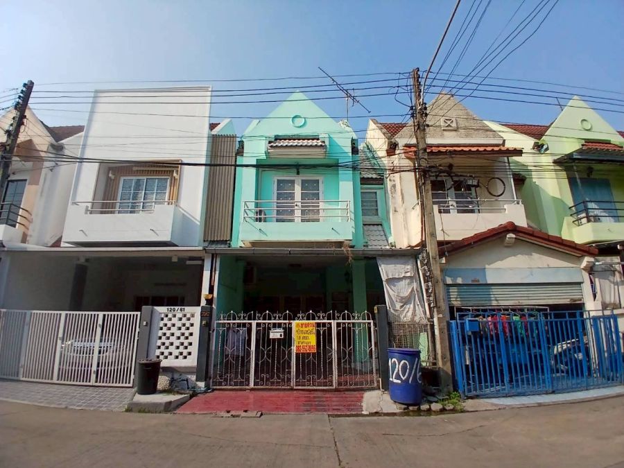 - ขายบ้าน 2 ชั้น หมู่บ้านสราญธร คลอง4 ถนนพระองค์เจ้าสาย