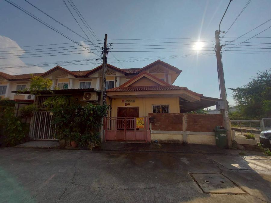 - ขายบ้าน 2 ชั้น หลังมุม หมู่บ้านพฤกษา38 ถนนบางกรวย-ไทรน้อย