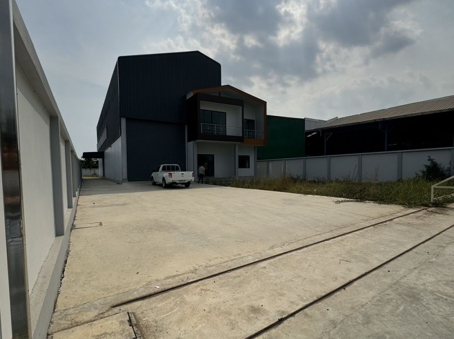 - โรงงาน โกดังสร้างใหม่ ใกล้นิคมสินสาคร ขาย ให้เช่า พร้อมใช้งานทันที รถใหญ่เข้าออกได้ ทำเลอุตสาหกรรมแท้ อาคารใหม่ ราคาถูก