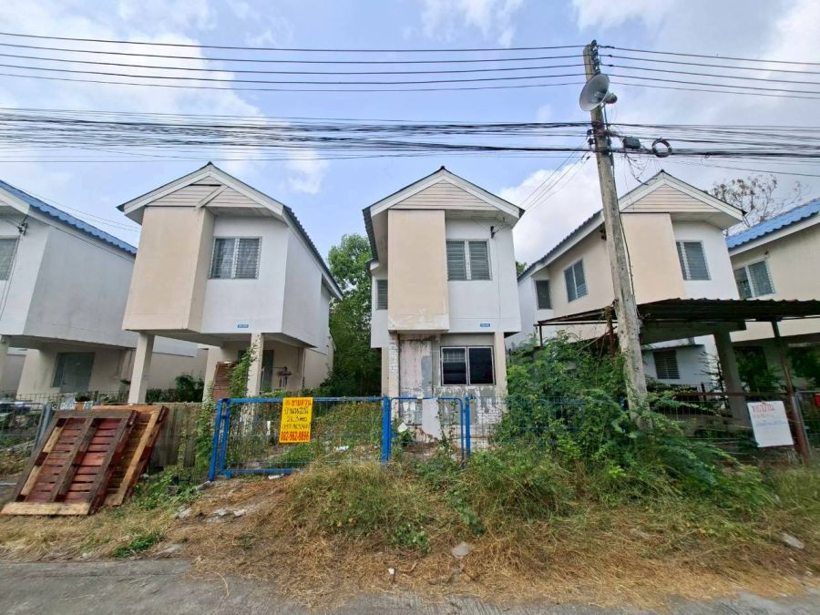 - ขายบ้าน 2 ชั้น หมู่บ้านเอื้ออาทร10/2 ธัญบุรี