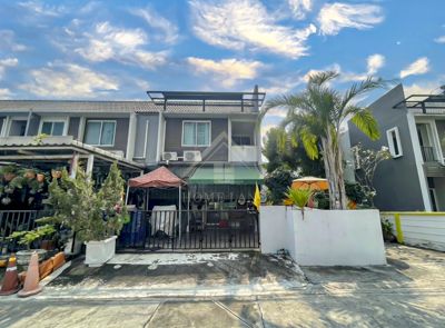 - ทาวน์เฮ้าส์ 2 ชั้น หมู่บ้าน เดอะ คัลเลอร์ รังสิต - คลอง 4 (หลังมุม)