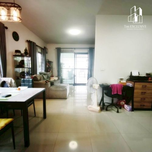 - ขายทาวน์โฮม 2 ชั้น หมู่บ้านภัทราวรรณ บางบัวทอง ตกแต่งพร้อมอยู่ ( หลังมุม )